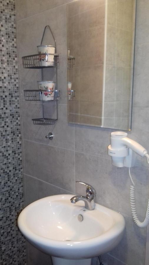 Kostas Family Rooms 斯塔夫罗斯 外观 照片